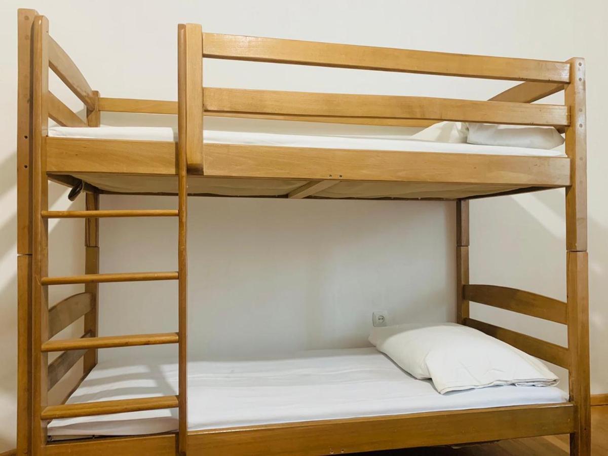 Infinity Hostel & Tour Jerevan Buitenkant foto