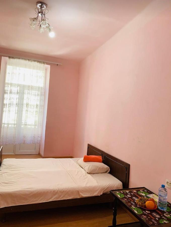 Infinity Hostel & Tour Jerevan Buitenkant foto