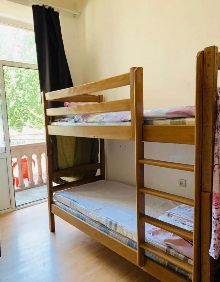 Infinity Hostel & Tour Jerevan Buitenkant foto